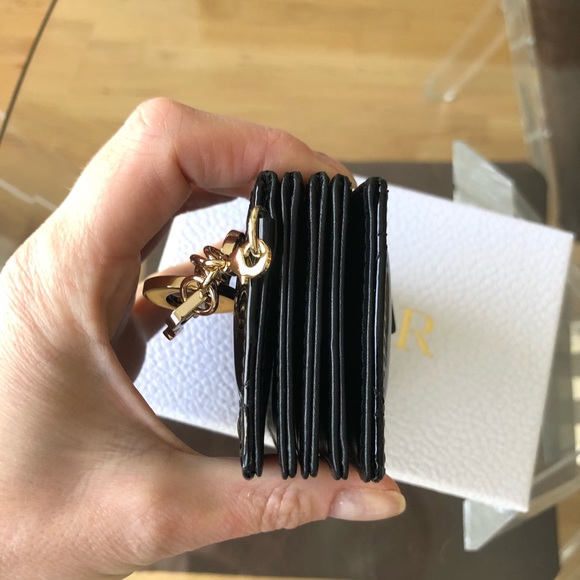 Christian Dior Lady Dior Jasmine Card Holder Wallet In Black Patent Leather - Picture 3 of 9